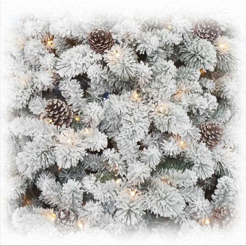 Популярная Рождественская елка со снегом и нитями