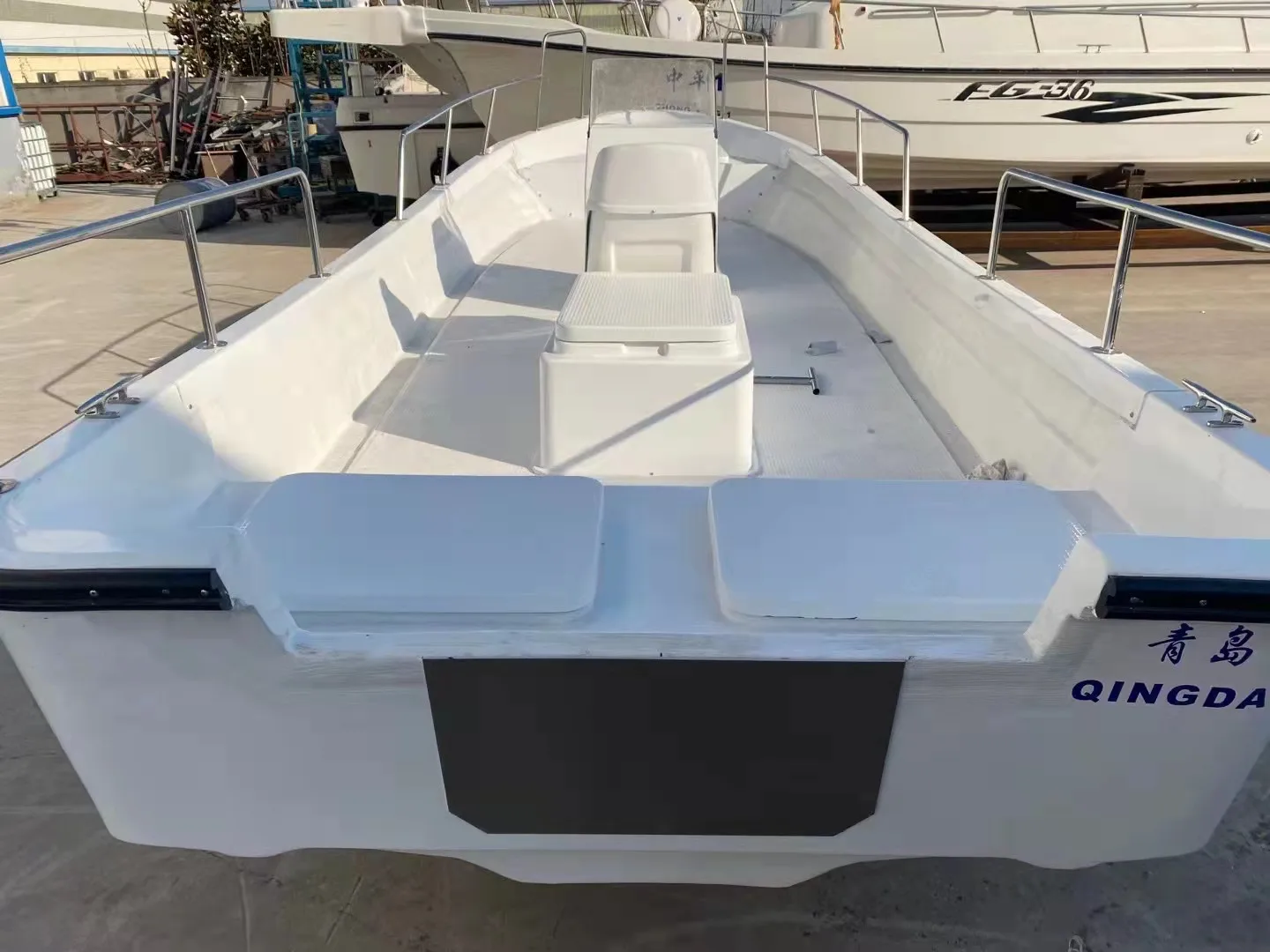 Недорогая рыболовная лодка из стекловолокна для рыбака 5 9