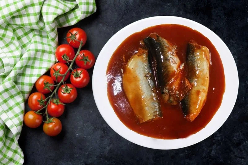  Консервированная скумбрия в томатном