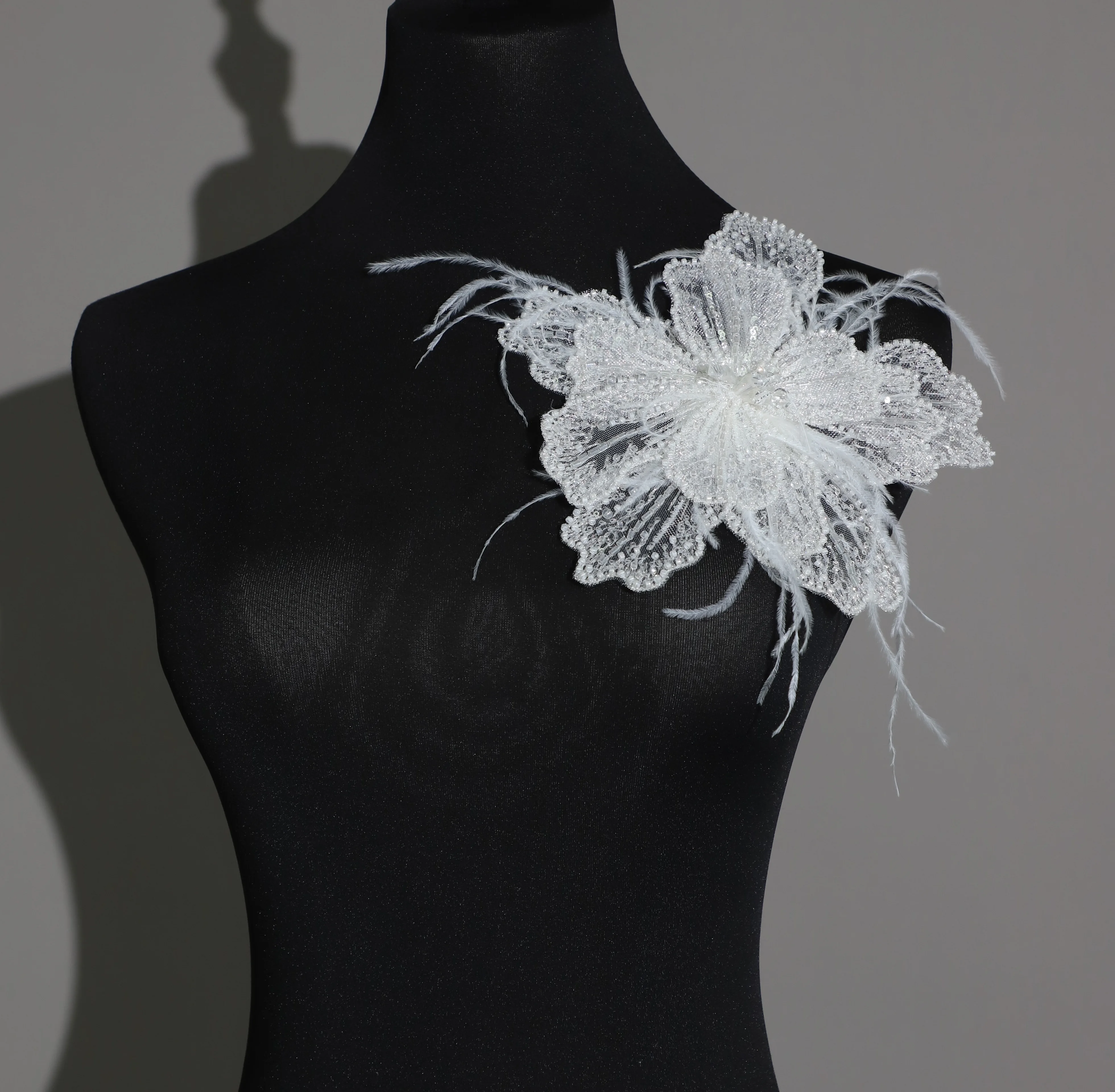 2024 New Design Ostrich Beaded Applique Bridal Dress Sequin Beads Boutique Decoration Accessories