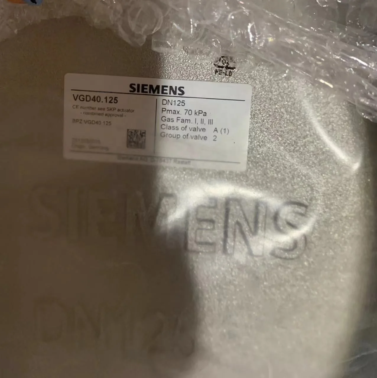 SIEMENS VGD40.125  Gas valve   Germany Valve actuator SKP15  SKP25 DN125