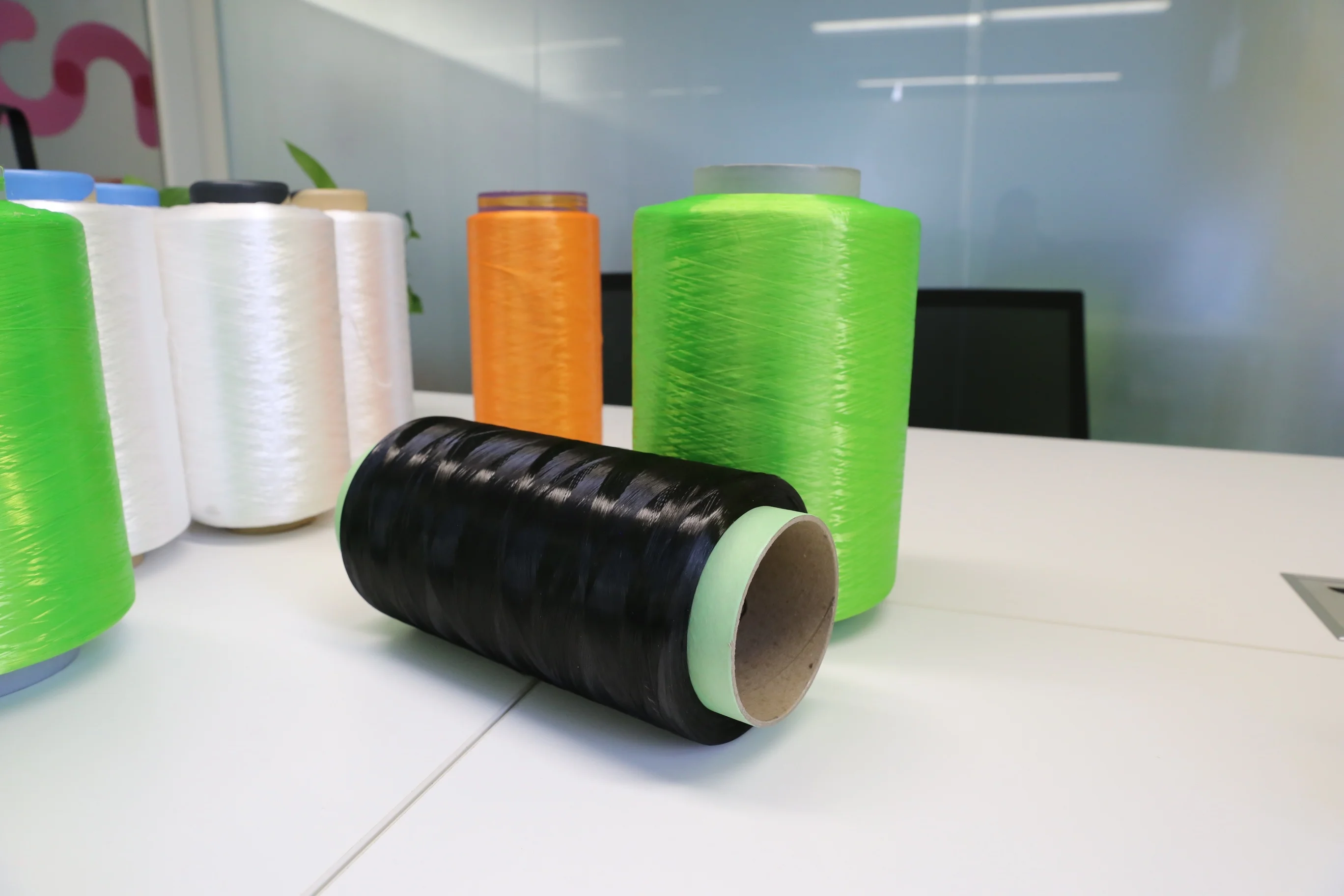  Дешевая высокопрочная полиэтиленовая пряжа Uhmwpe из цветного