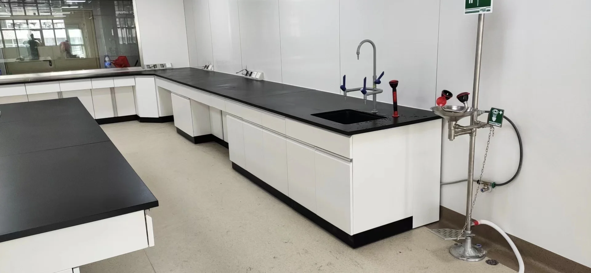 lab workbench with sink.jpg
