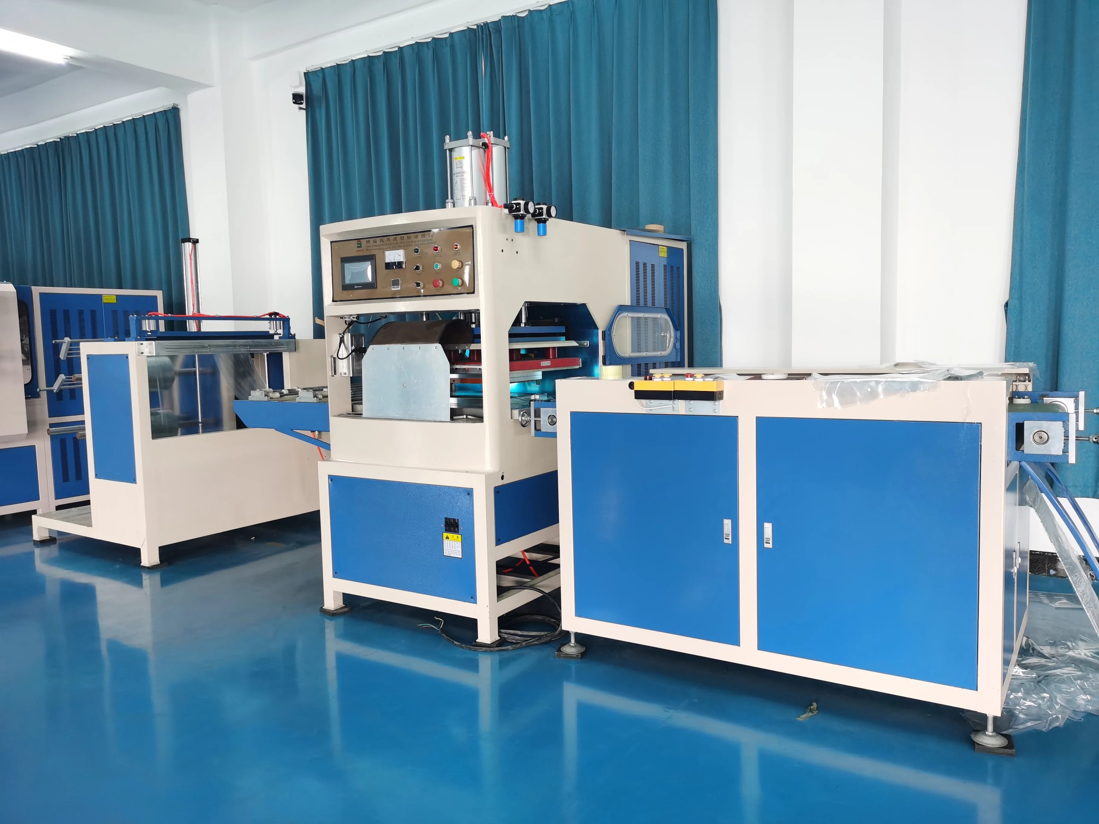 Ample Supply 8KW Automatic-feeding High Frequency Welding Machine For Photo Album