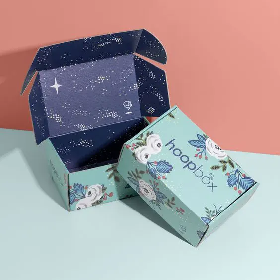 Manufacturer Black Cardboard Clothes Packaging Mailing Apparel Paper Box White Small Large Corrugated Shipping Boxes Custom Logo