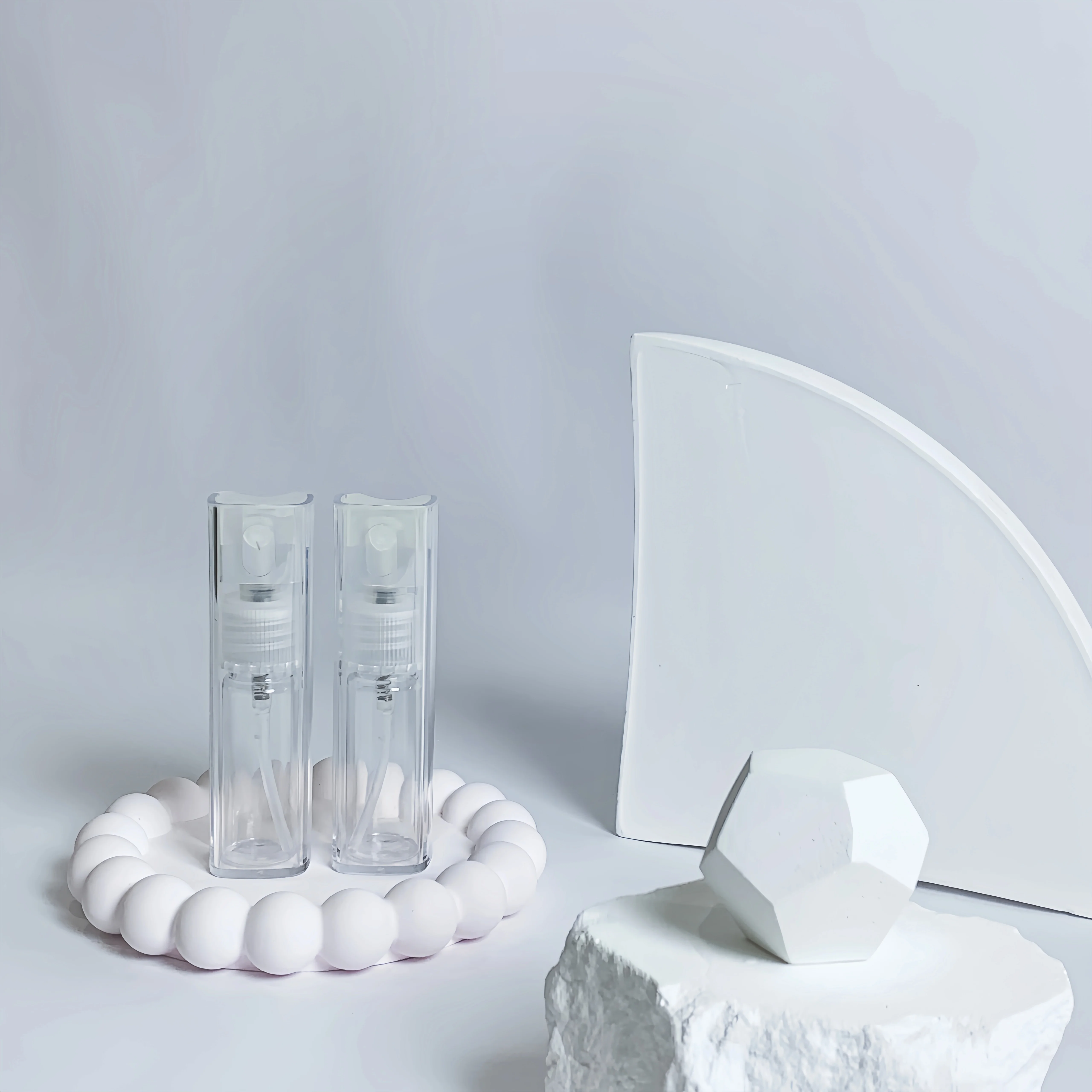 Best Selling Round Plastic Bottle Cosmetic Skin Care Travel Plastic Bottles Fine Mist 2Pcs Travel Comfort Kit