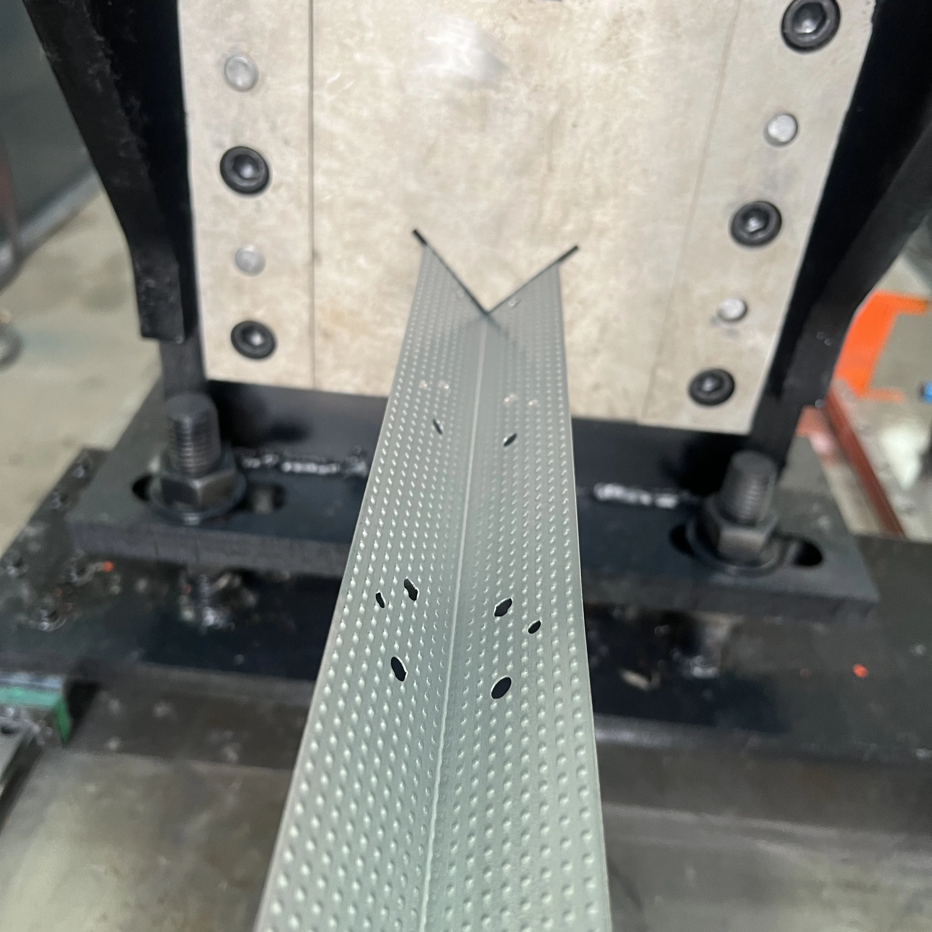 Angle channel production machine steel purline production line machine to manufacture metal profiles