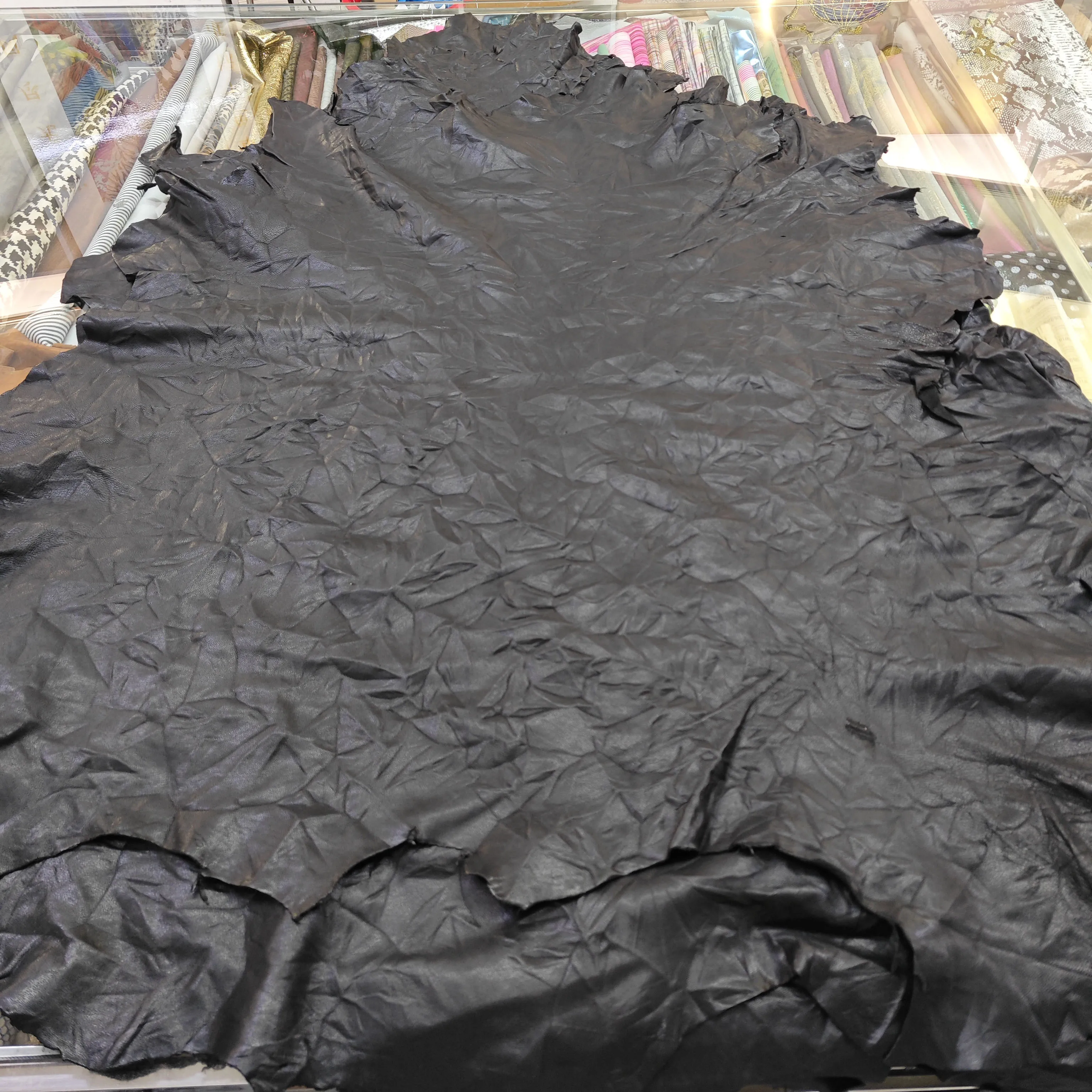 Black Vegetable Tanned Sheepskin Wrinkled Garment Sheep Leather Material