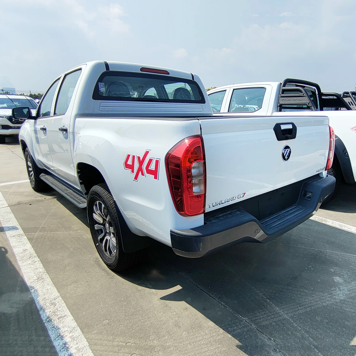 Foton F9 2.0T Suv Luxury Four Wheel Drive 4X4 Pickup Truck For Sale