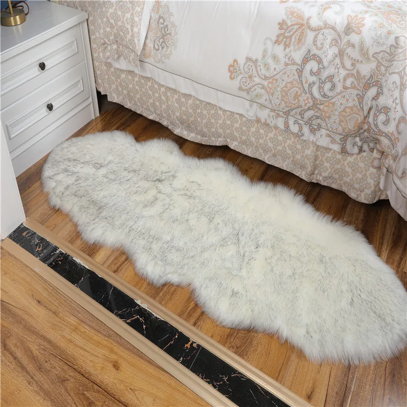 White double size faux sheepskin fur rug and carpet