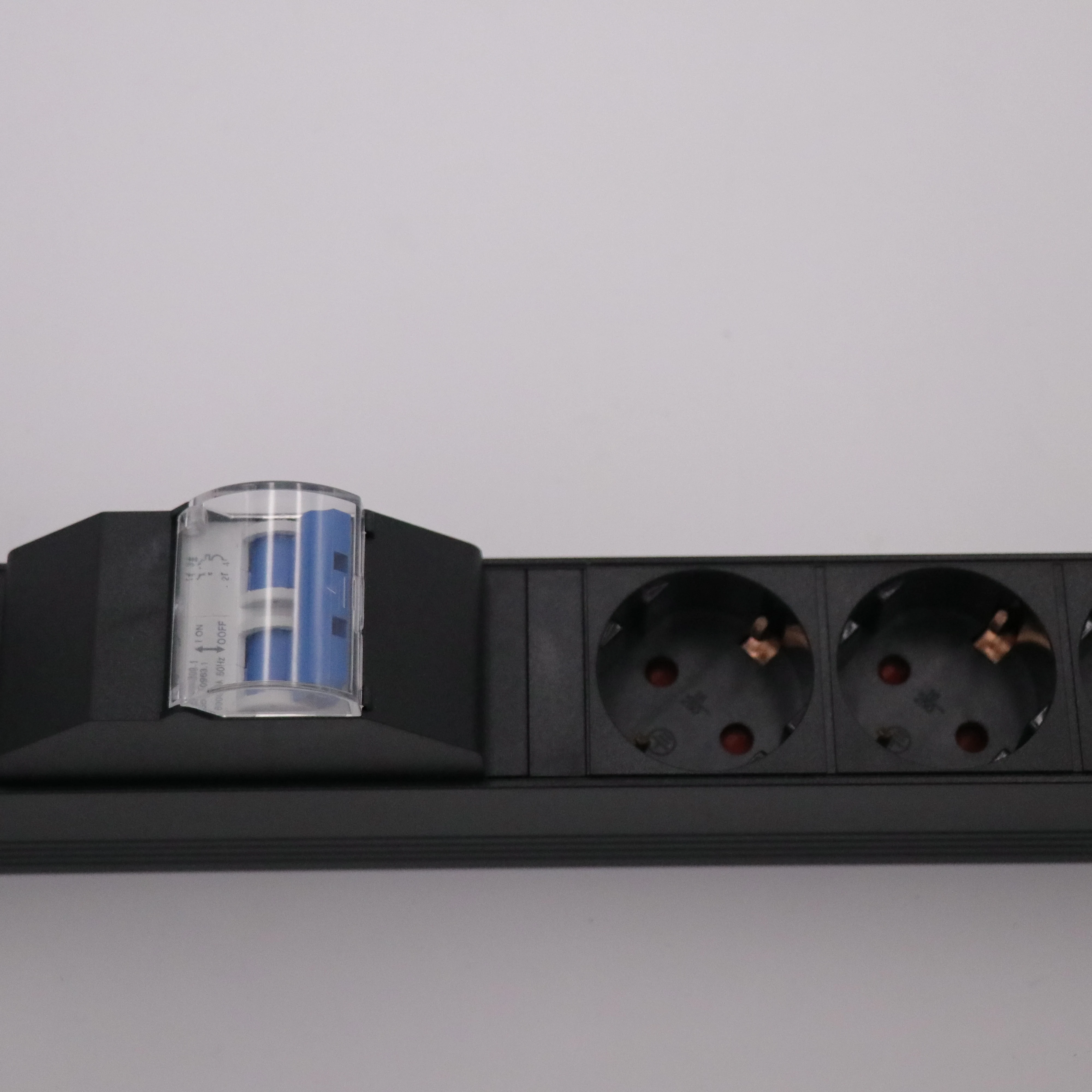 1U 6 ways  Germany type industrial socket with circuit breaker for mining case PDU