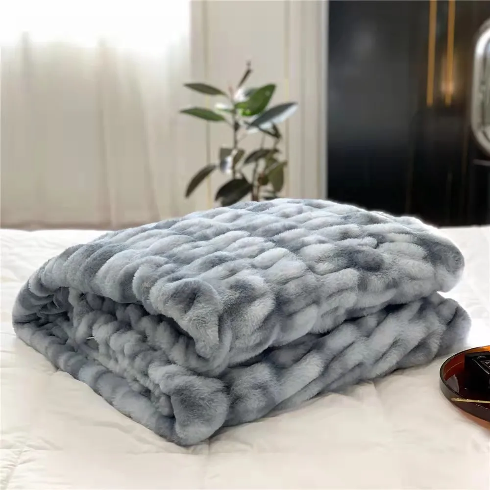 Cheap Wholesale Blankets Winter Luxury Super Soft Fluffy Plush Winter Solid Polyester Faux Rabbit Fur Blanket