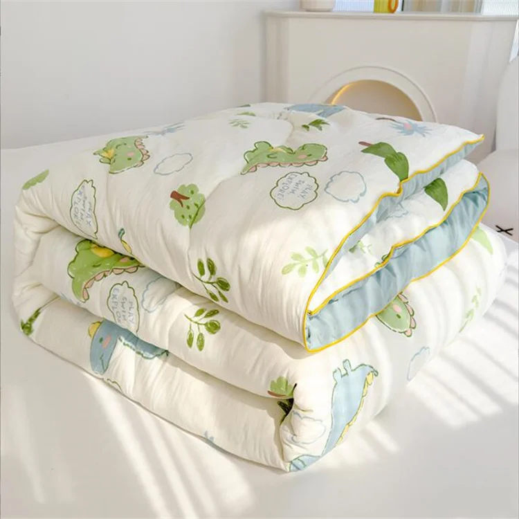Wholesale 100% Polyester Cotton Quilt Sets Printed Knitted Dots Winter Quilt Cover Woven Skin Friendly Fabric Polyester Filling