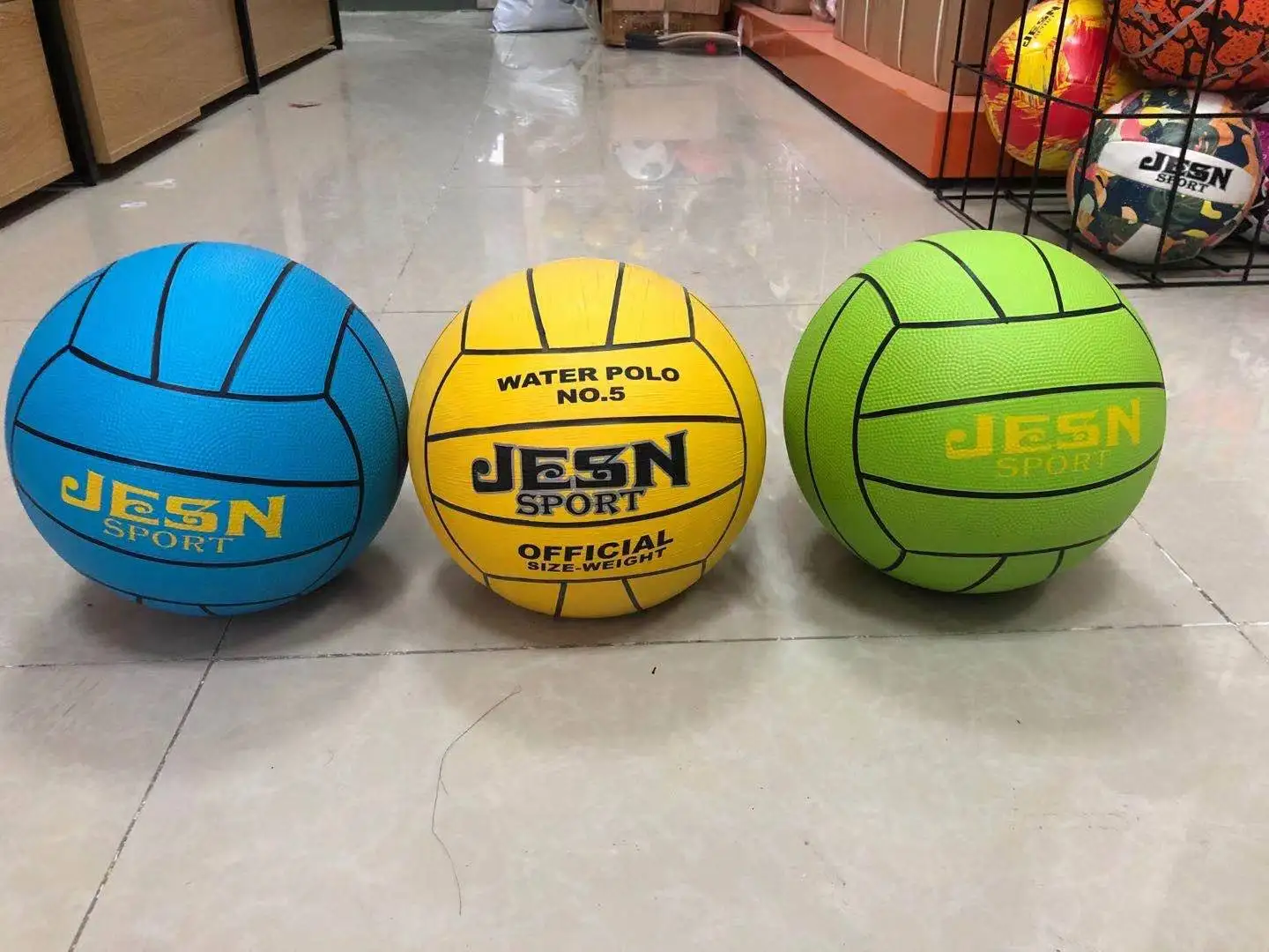 Amazon hot sale High quality customized logo color size 5 sports rubber water polo ball