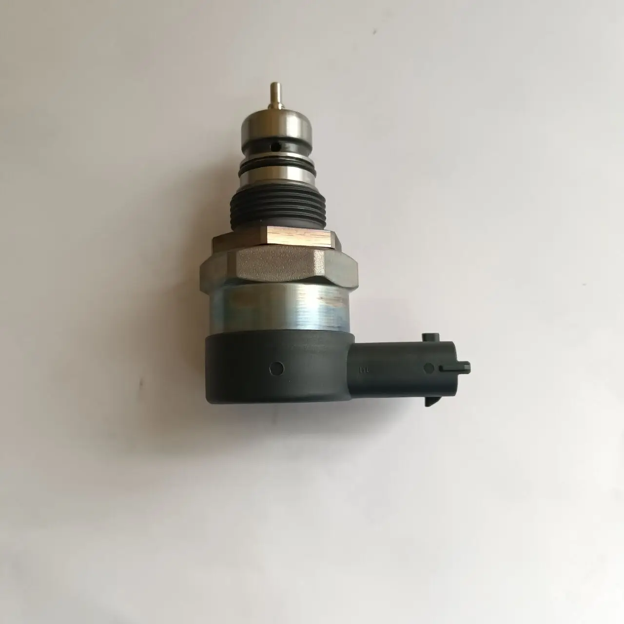 DRV FUEL RAIL PRESSURE REGULATOR VALVE 0281006015(0 281 006 015) for TOYOTA YARIS AURIS 1.4 D4D