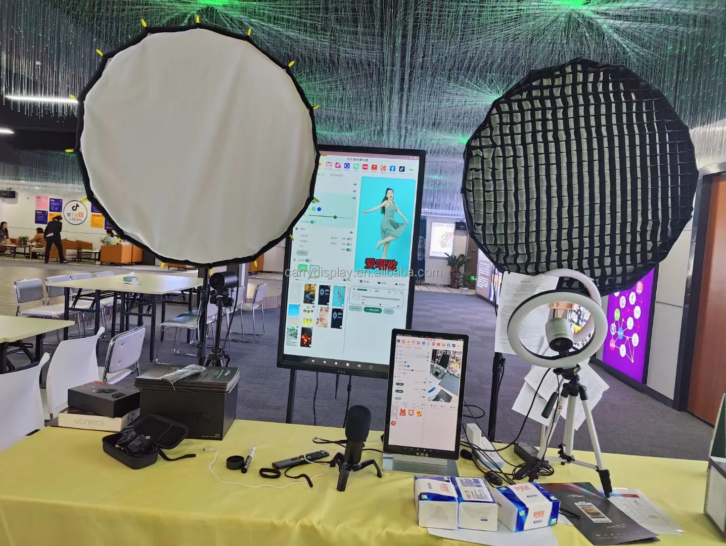 2023 Super Popular Live Streaming Machine For TikTok Platform That A Must-have Live Streaming Device For Internet Influencers