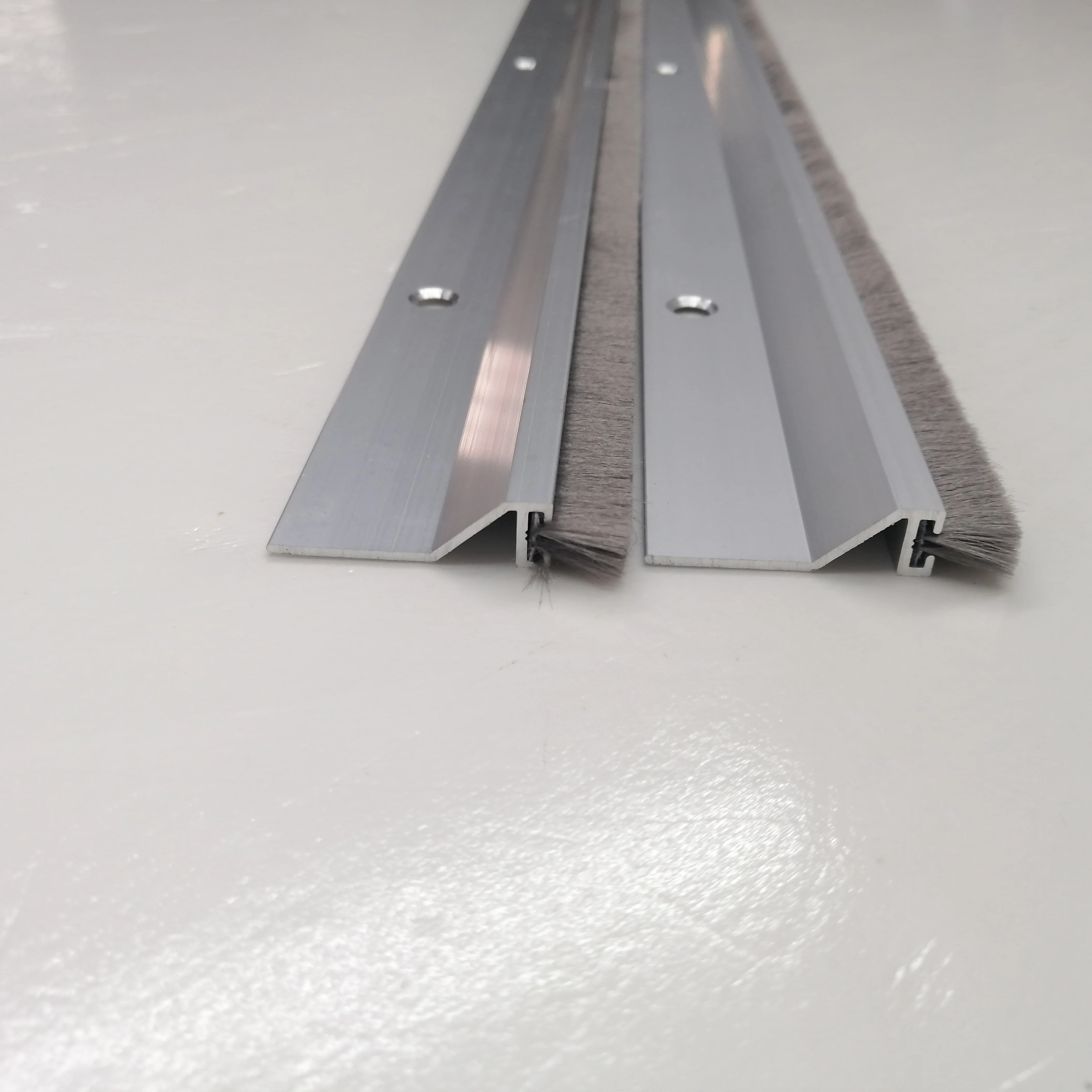 19011L Aluminum Door Brush with 100%pp Weather Strip  door bottom flexible bottom seal