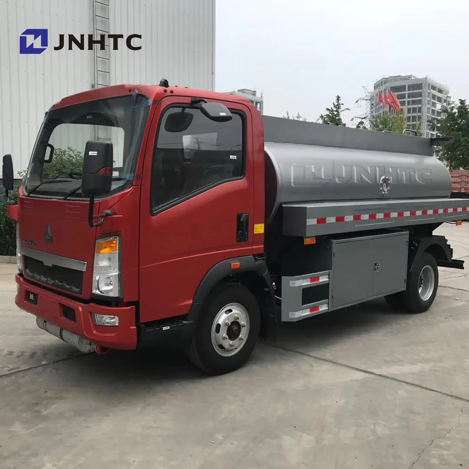 Китайский лучший бренд sinotruk howo 3000L 5000 литровый Автоцистерна для нефти низкая цена небольшой заправочный