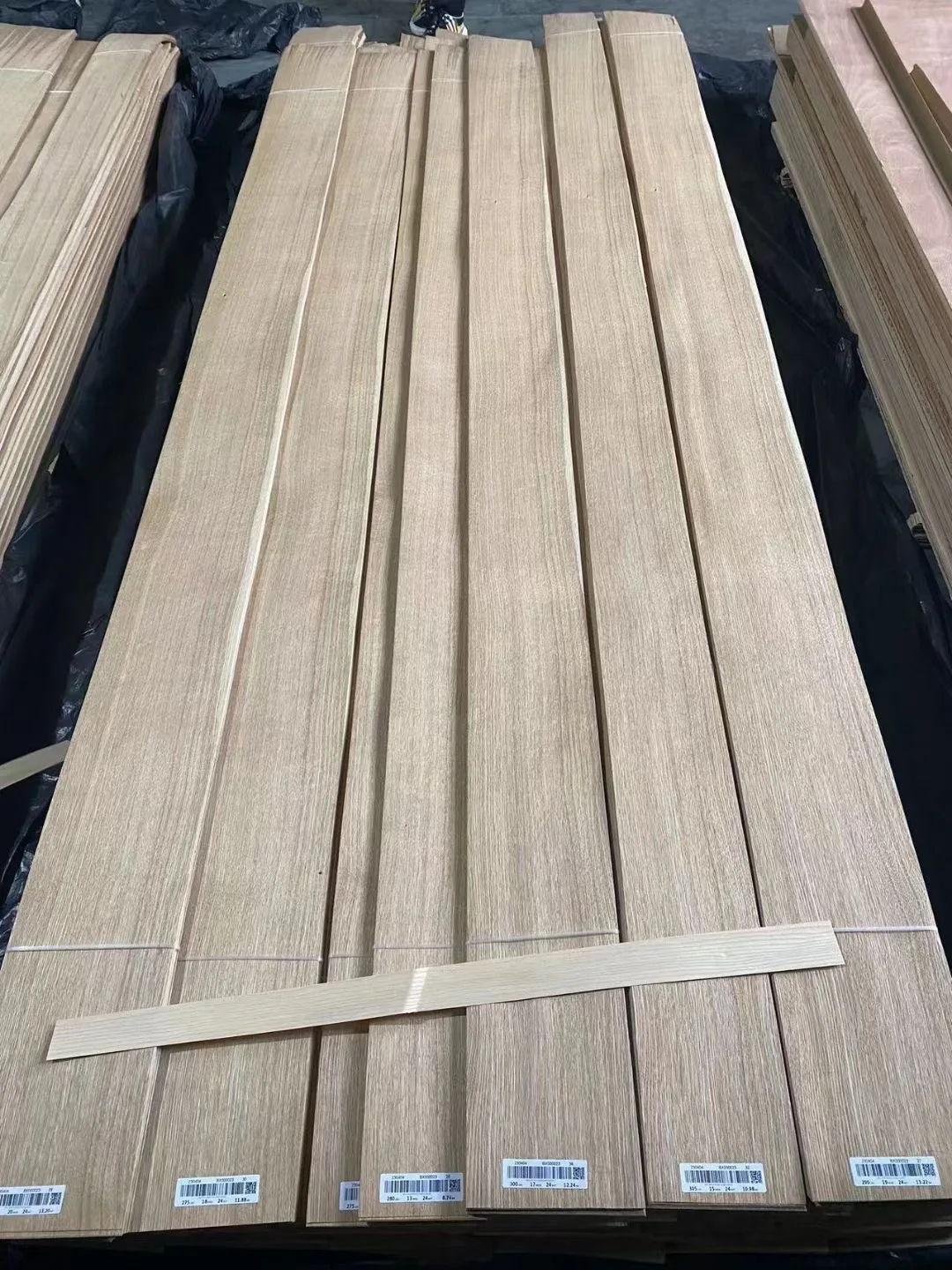 Natural Wood Veneer Sheet Quarter Cut European White Oak Veneer for Furniture Cabinet