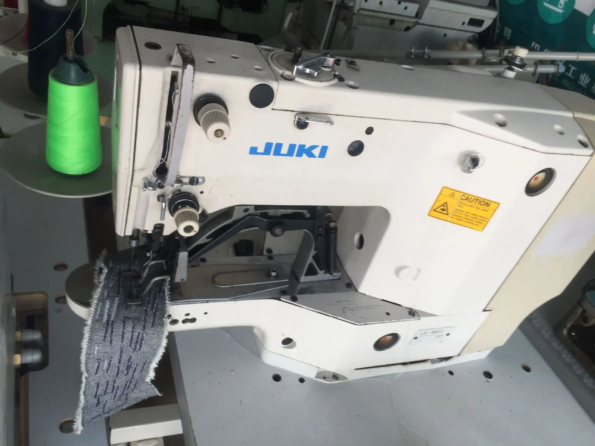 Jukis LK-1903BN Used Button Stitch Machine Automatic Lockstitch Industrial Sewing Machine