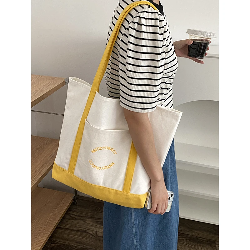 Reusable Customized letter Logo Embroidery Cotton Canvas Two-Tone Accent sporty Gusseted Tote Bag with front pocket