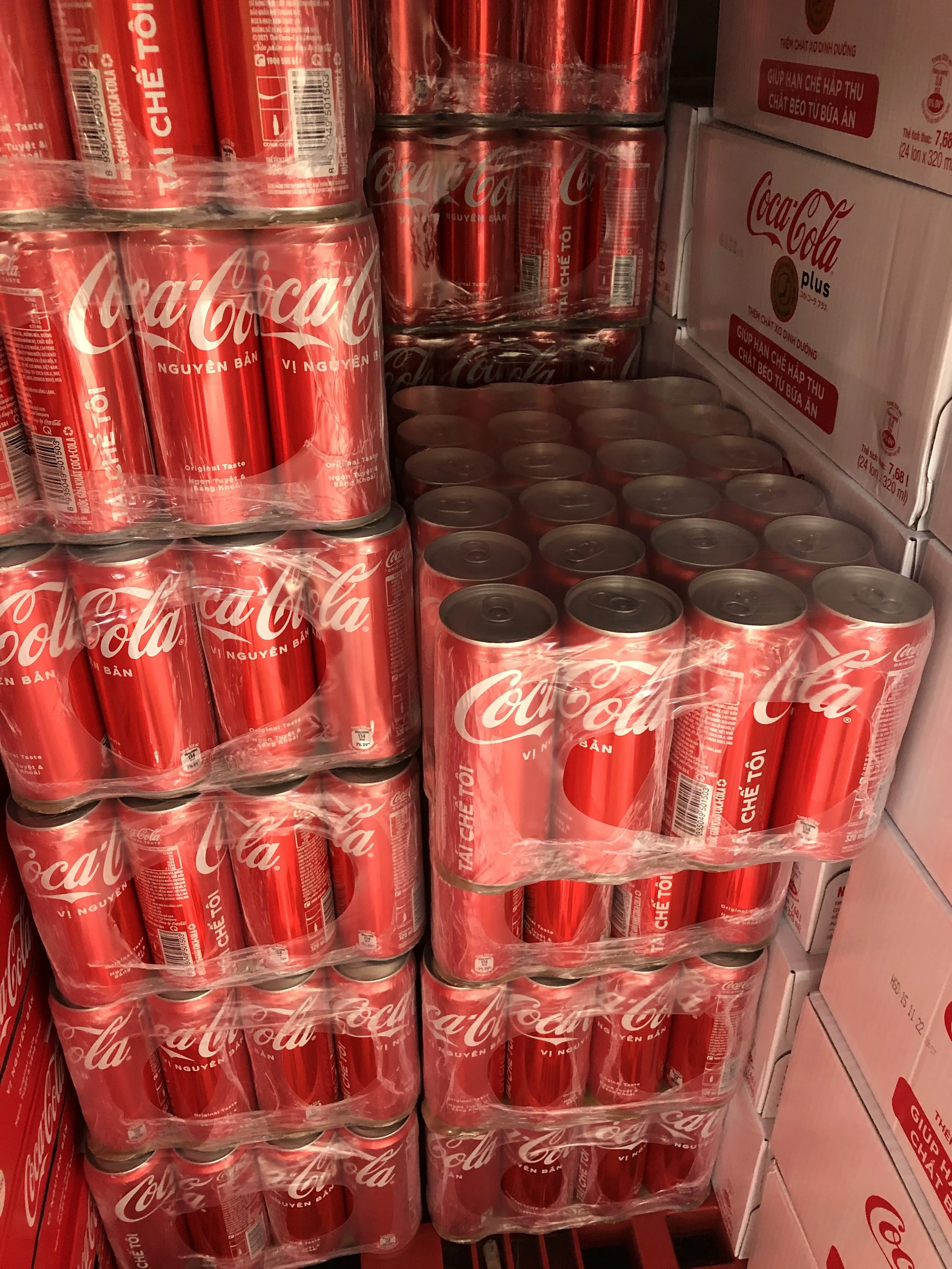 Coke soft drink can 330ml x 24