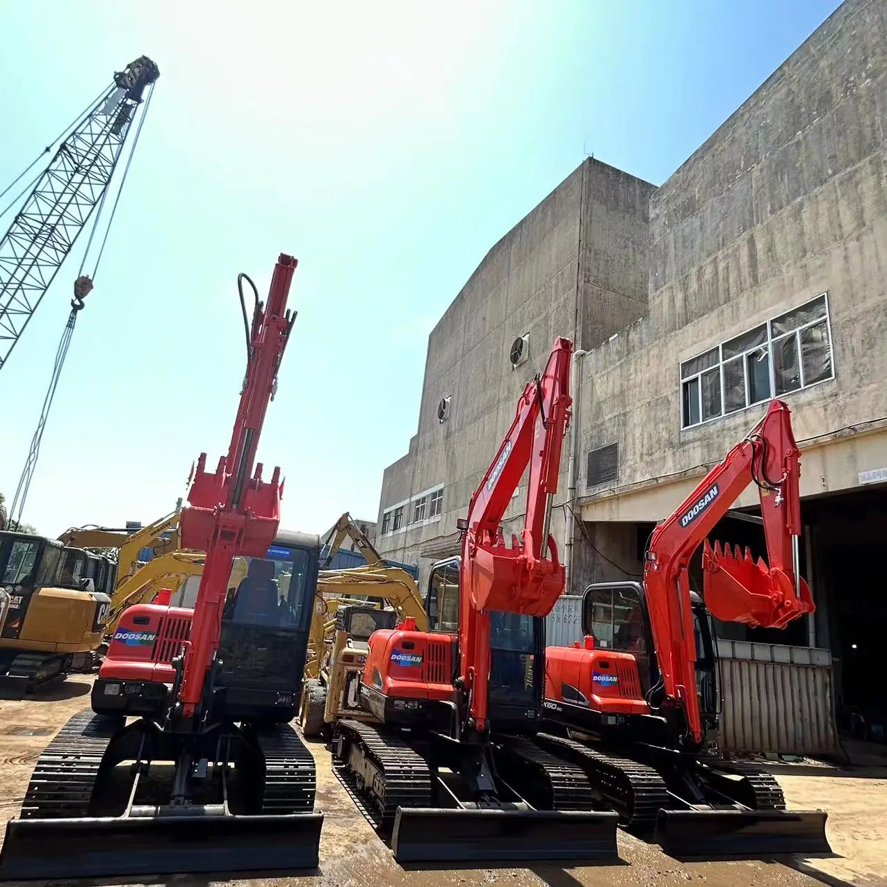 DOOSAN  second hand DX60-9C excavator in very good condition and cheap price low hours on sale