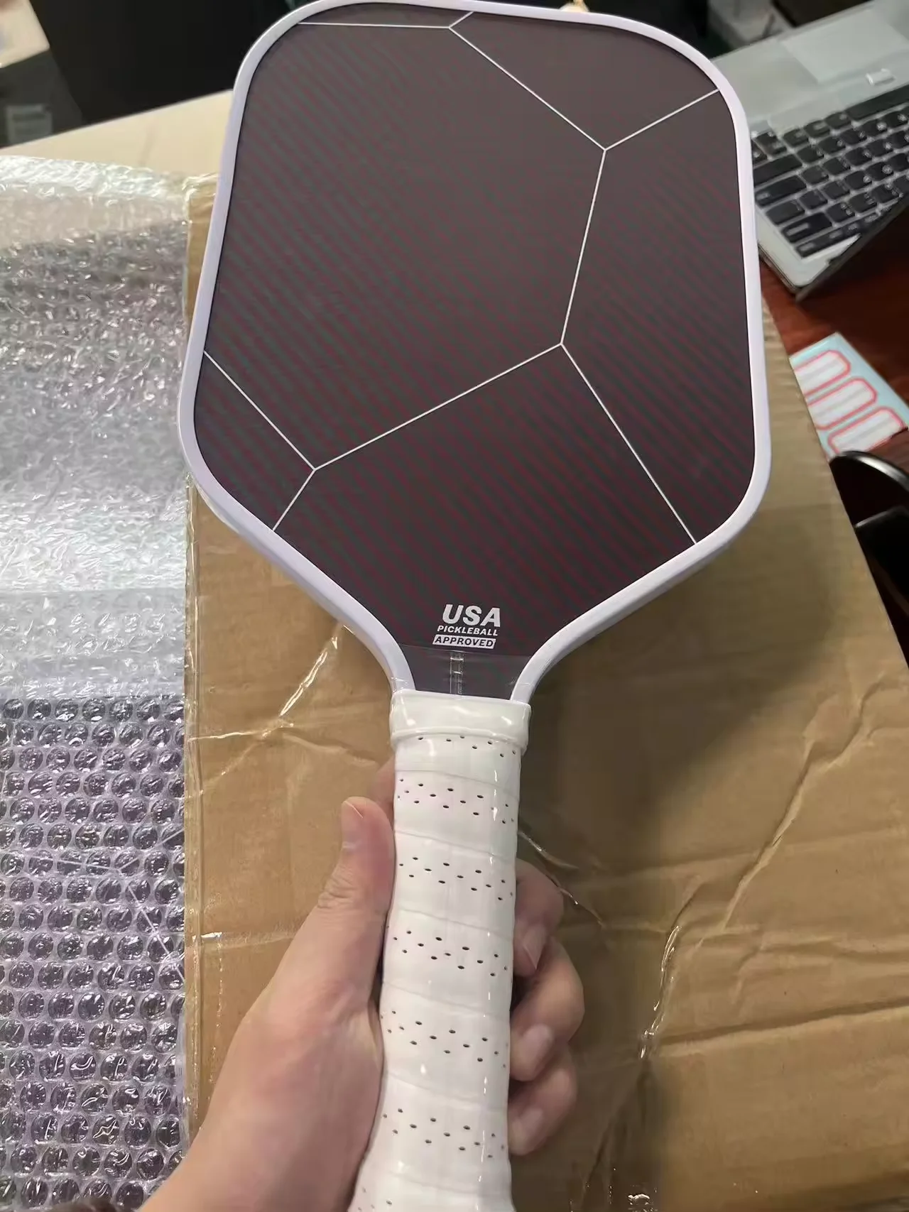 Rough surface 16.3in red Kevler thermoformed Pickleball paddle 16mmPP honeycomb core carbon fiber Pickleball paddle