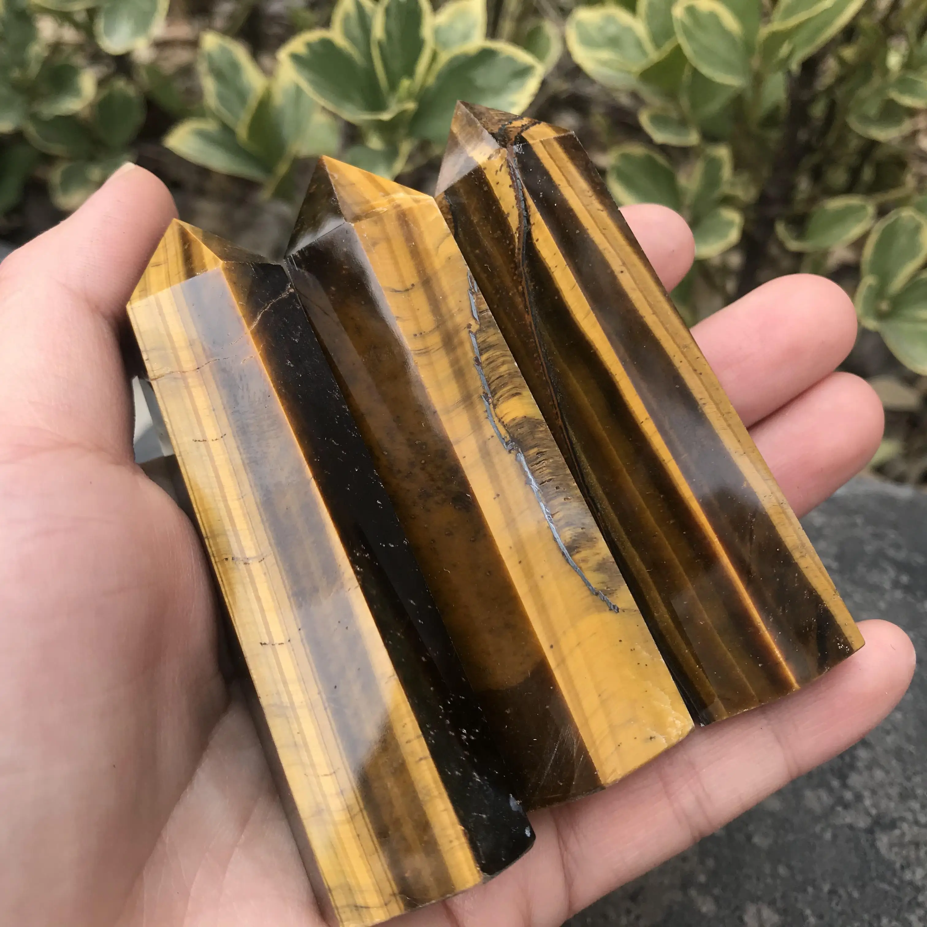 Factory customized natural high quality tiger eye tower point fengshui healing gemstones for home decor