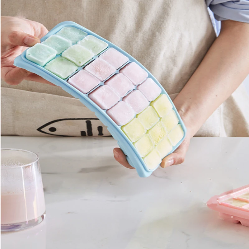 Home Bar Party BPA free DIY Ice Cube Tray Reusable Flexible Silicone Ice Cube Tray Mold Mini Tray for Freezer Use