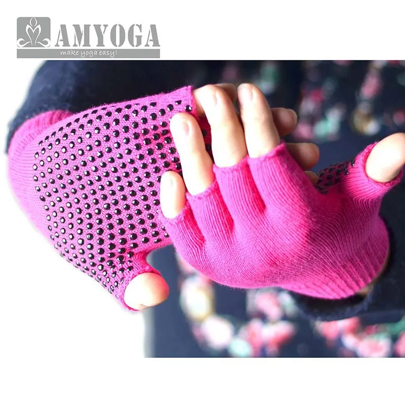 yoga gloves with anti-sliding grips in cotton spandex ,the 5 fingers mitt style
