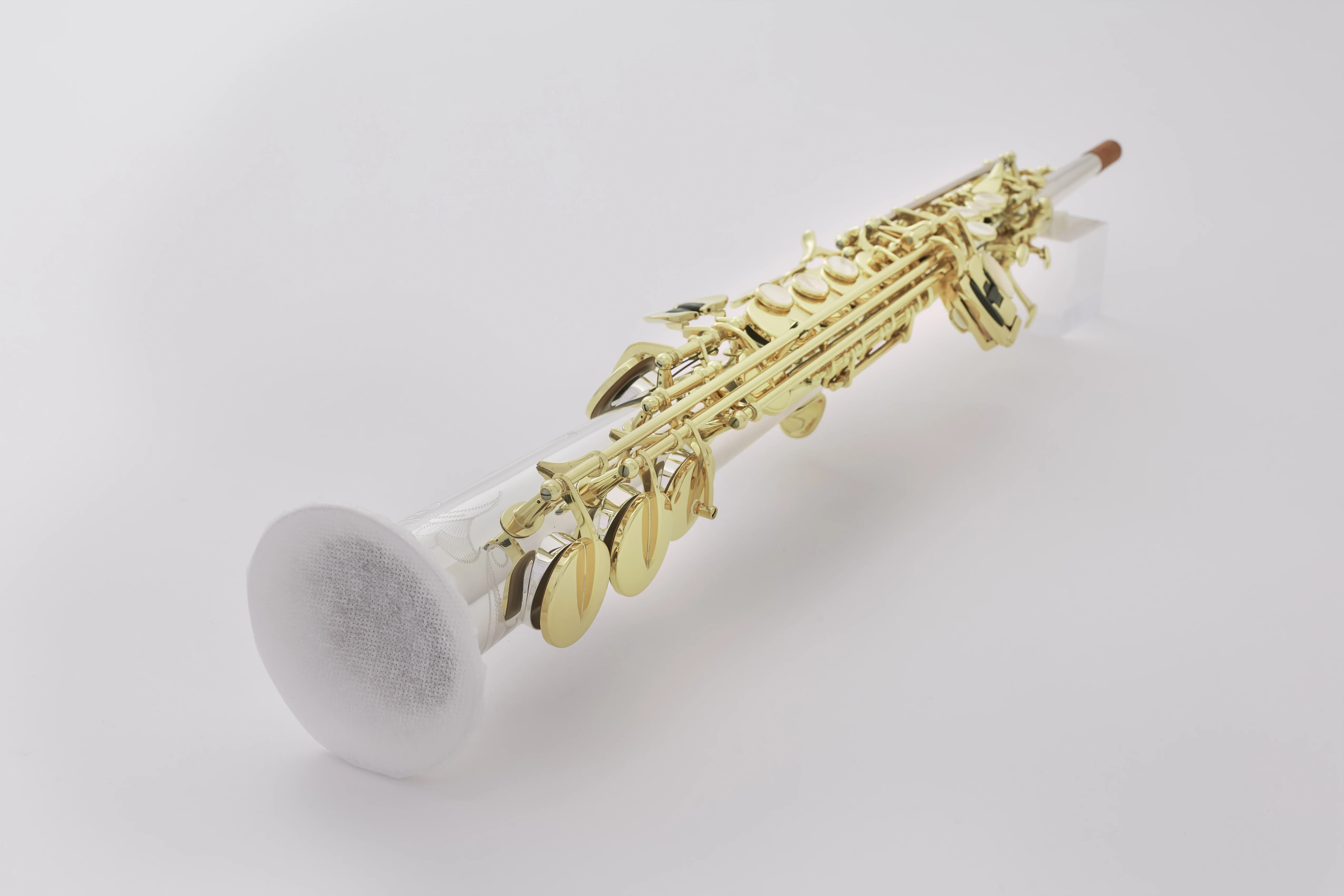 Brass instruments spray hood mask-filter catches droplets firmly