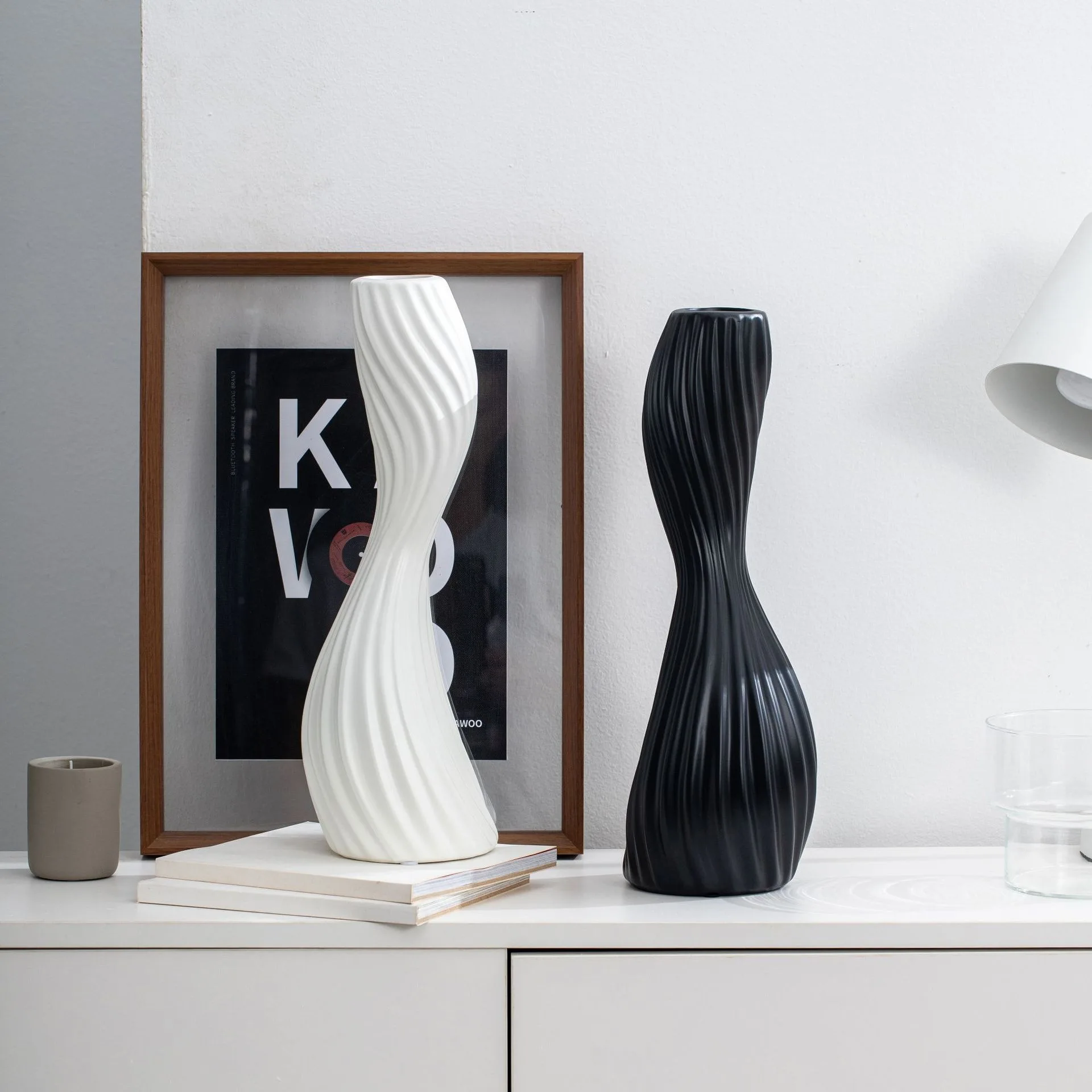 MSH Scandinavian Style Custom Logo White Porcelain Flower Vase Office Decoration