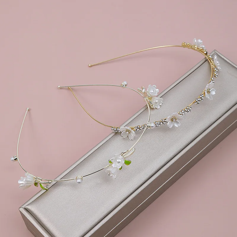 New Retro French Princess Wind Hairband Female Female Mori Wind Hair Accessories Pearl Flower Alloy Hairpin Batch Metal