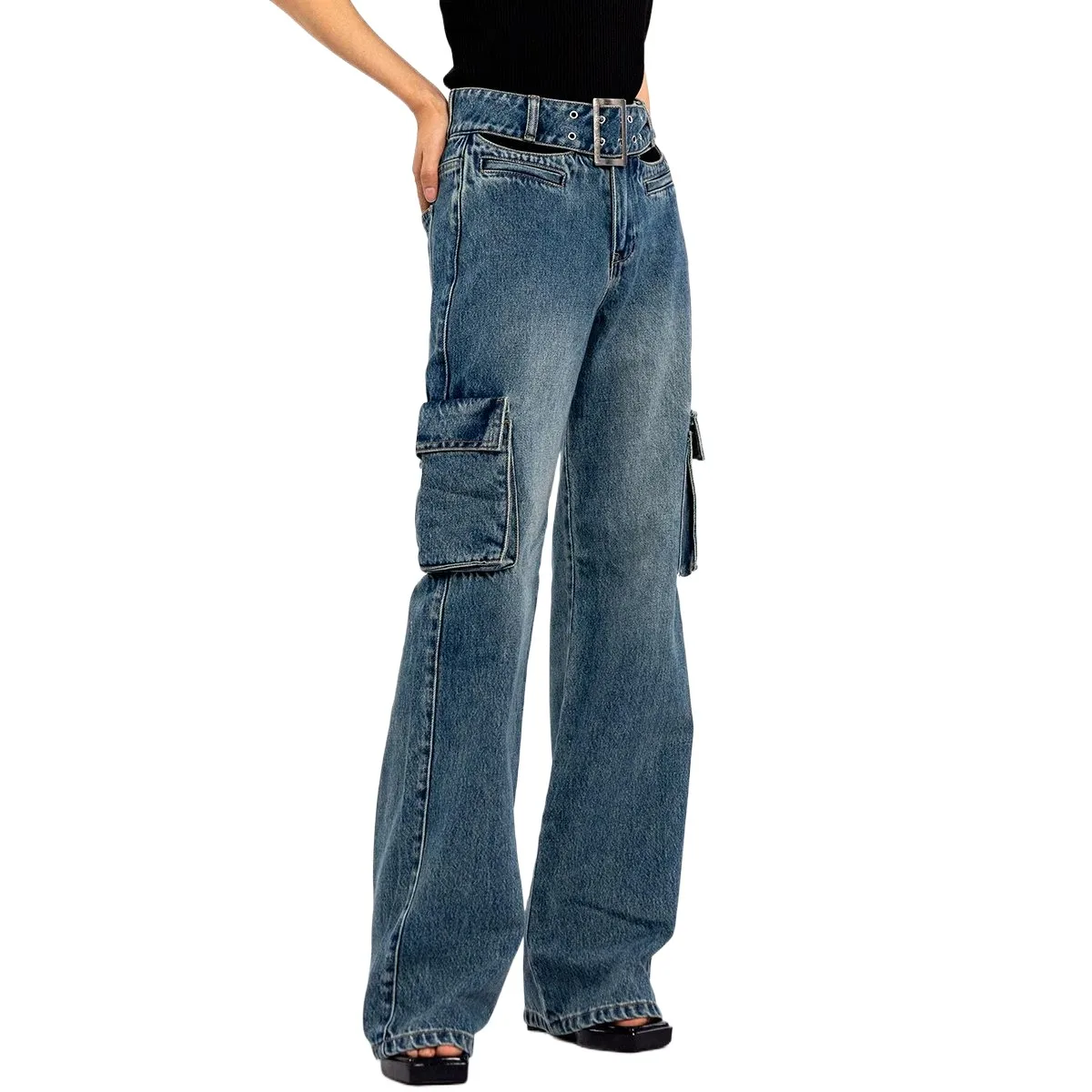 Женские джинсы-карго с несколькими карманами