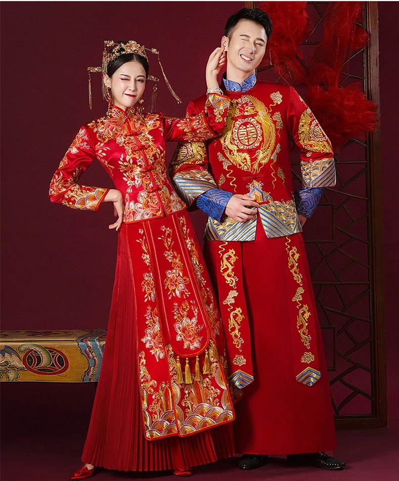 Red China Flower Dragon Phoenix Embroidered Slim Traditional Chinese Wedding Dress for Bride and Groom