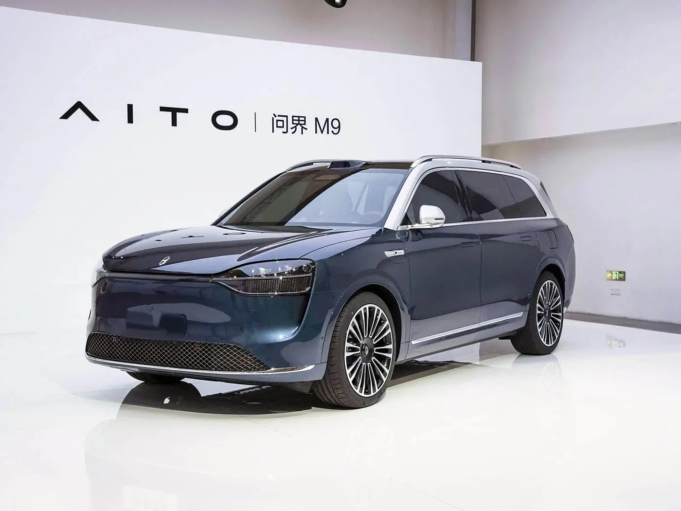 Hua Wei AITO M9 EV High grade end luduxry deluxe flagship Smart intelligent drive driverless electric Vehicle SUV MPV 7/6 seats