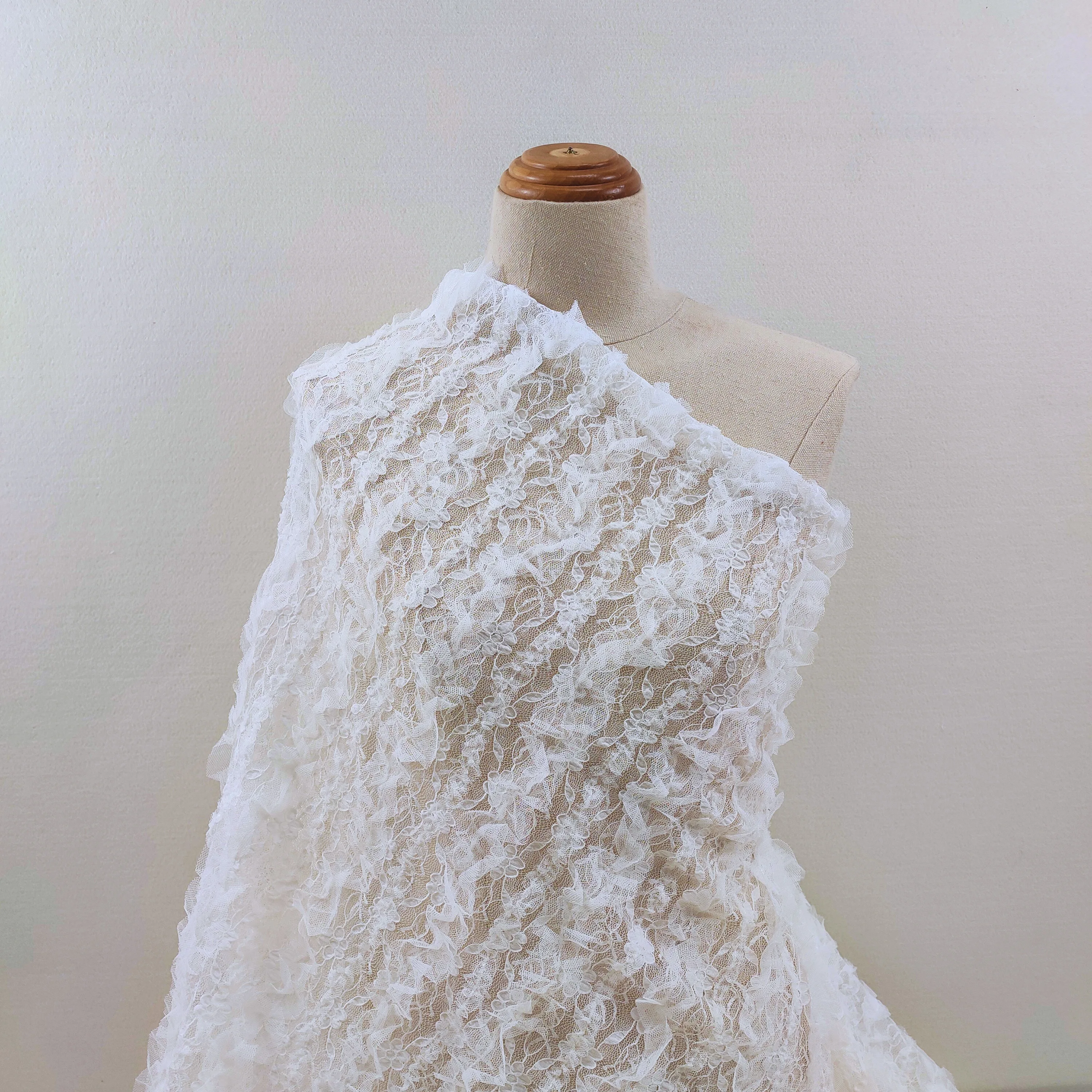 3D pompom lace white lace women fabrics for clothing,french tulle lace dress fabrics wholesales