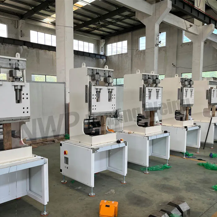 Environmentally friendly small 18t 350mm metal master electric servo cnc press brake save power