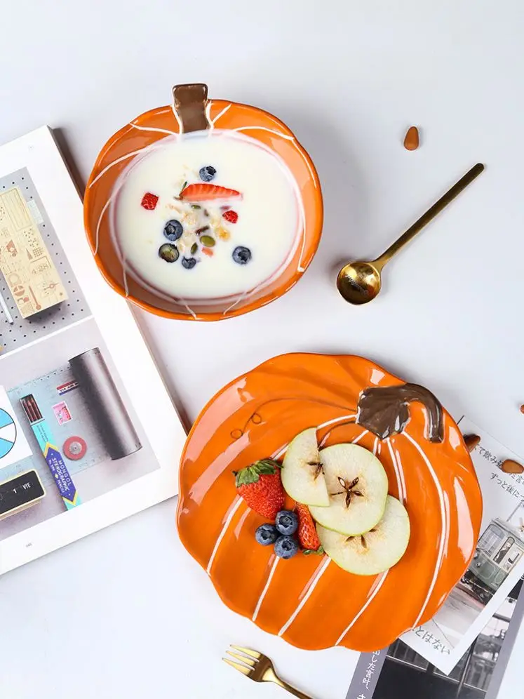 OEM Wholesale Pumpkin Shaped Thanksgiving Harvest Orange Party Dinner Ceramic Salad Plates For Autumn Holiday Catering