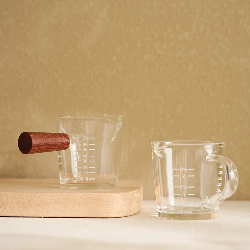 Amazon Hot Sale Espresso Shot Pyrex Beaker Glass Measuring Cups Set Double-mouthed Coffee Cups Jug With Wooden Handle 3264
