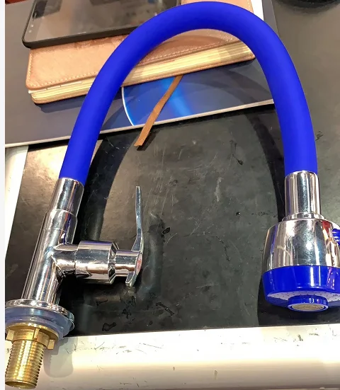 China yuyao factory green valve high quality hot sale kitchen hose faucet spout