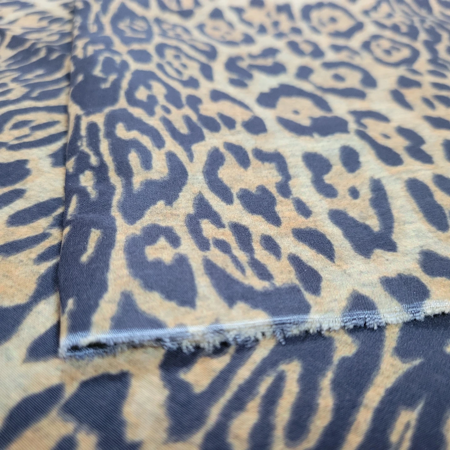 Waterproof 75D * 21s plain polyester cotton coating leopard print casual fabric