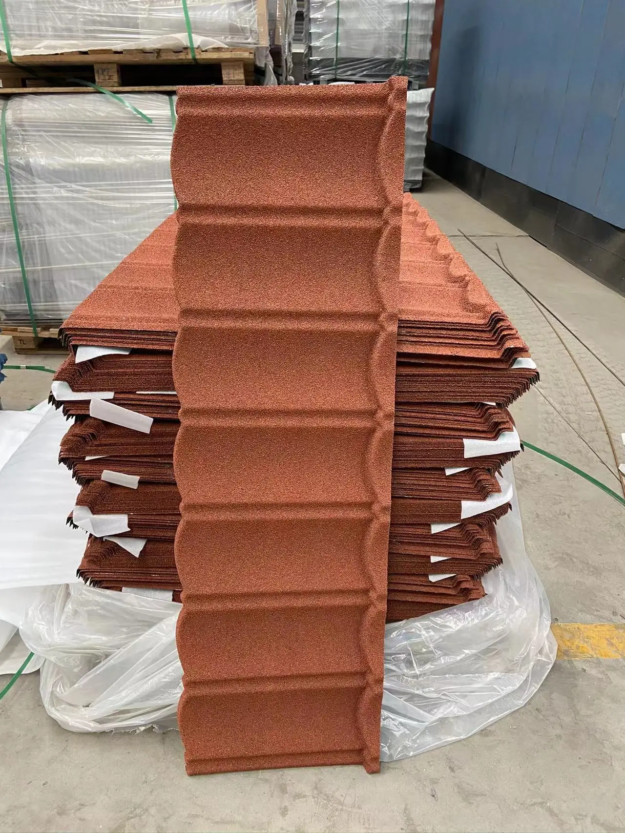 China Factory plastic Galvalume Steel Roof Tile Stone Coated Metal Roofing Tile german solar roof tiles