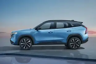 2024 New Model Geely Boyue L Chinese Petrol SUV Gasoline Pump Sedan Car for Adults with Left Steering
