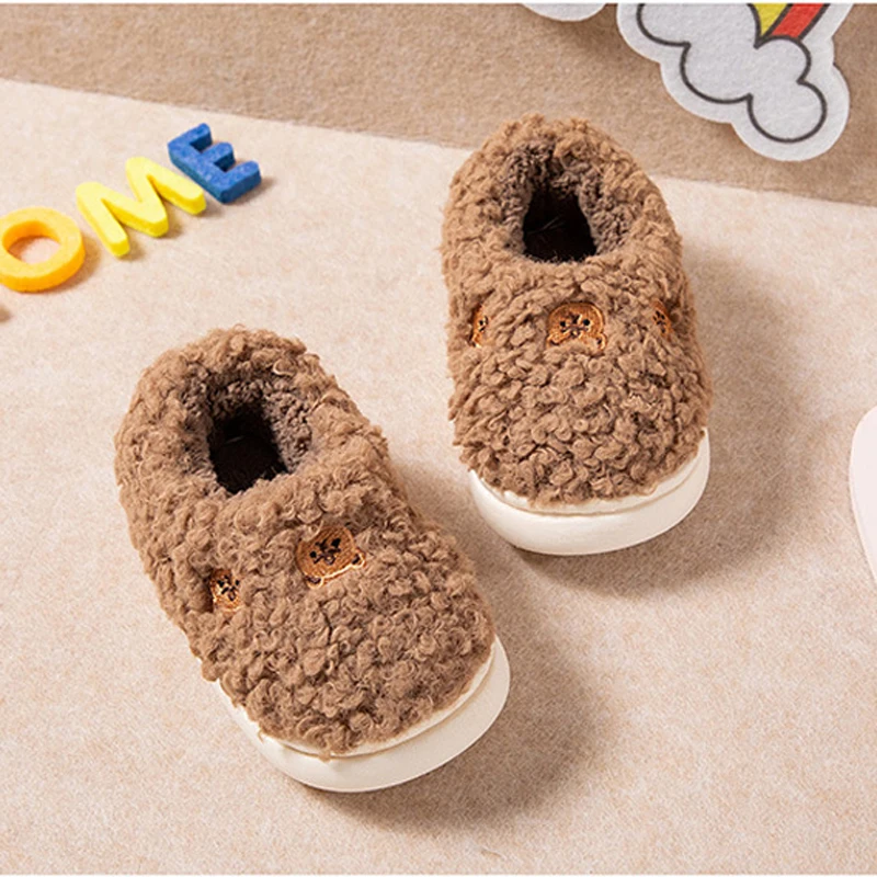 TX99 2021 Hot Sales Fashion Cute Baby Fuzzy Slippers Lining Pu Uppers Soft