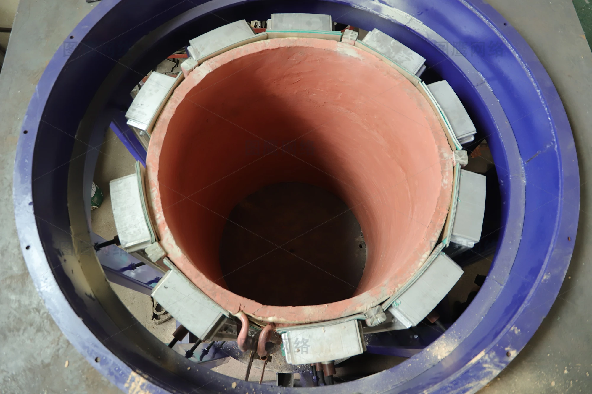 индукционная тигельная плавильная печи 5т с ТПЧ