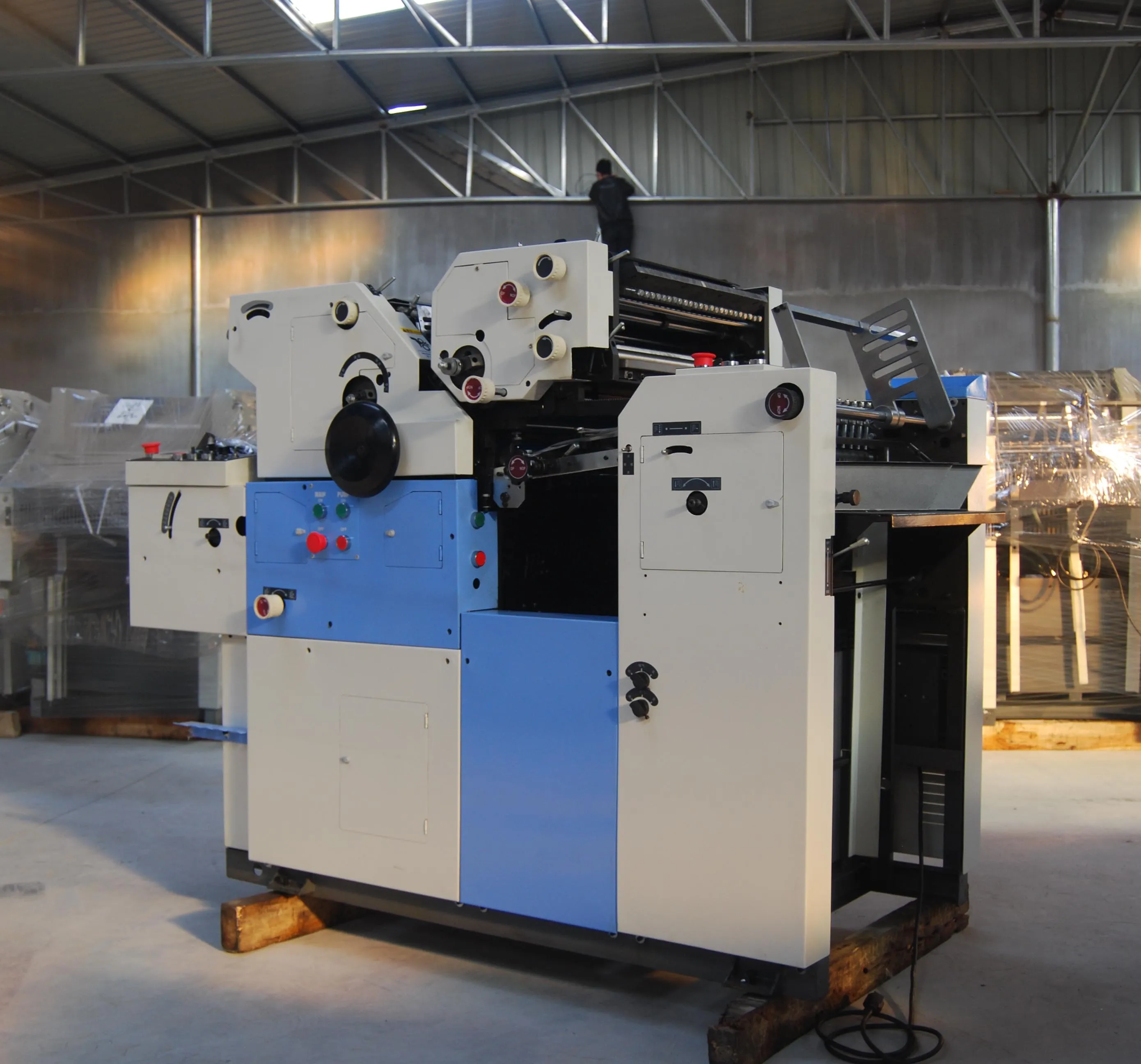 HT56IIS Non-Wowen Paper Card 2 Color Mini Offset Printing Machine