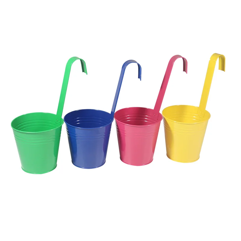Wholesale Cute Small Pink Metal Tin Bucket Hanging Flower Plant Pots Fence Hanging Pot With Detachable Hook For Garden Planting