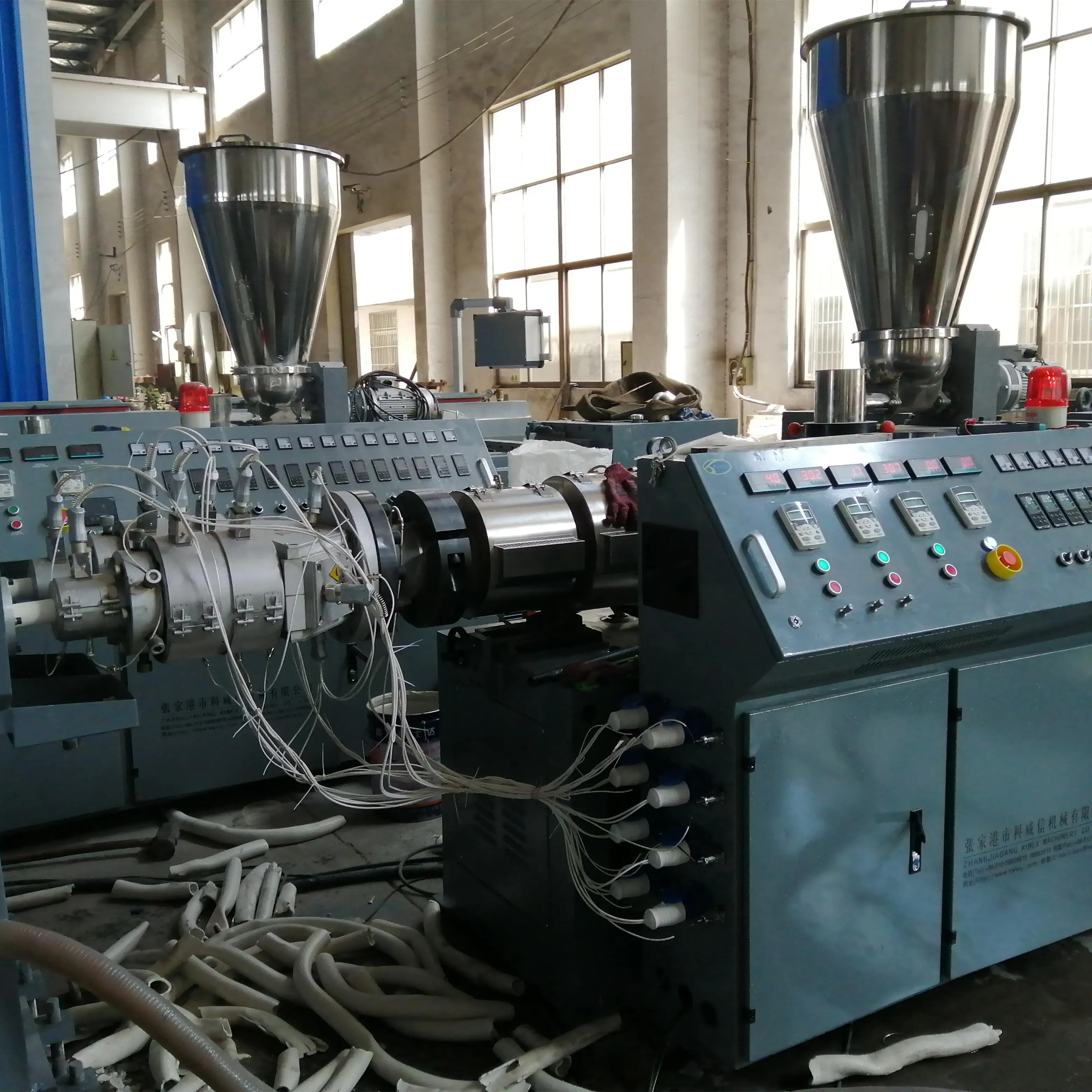  Conical twin screw extruder pvc pipe manufacturer machine